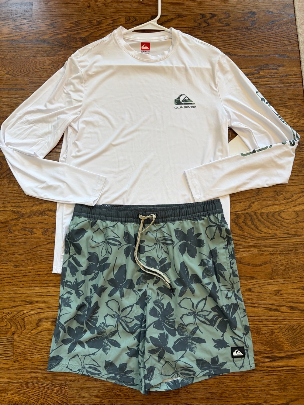 Quiksilver Men’s Swim Volley Surfer Top and Board Shorts Set, Small, NWT Coastal